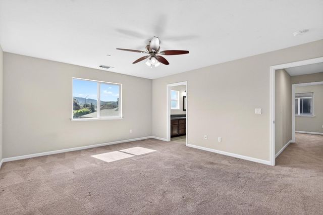 301 Slate Avenue, Hollister, CA 95023