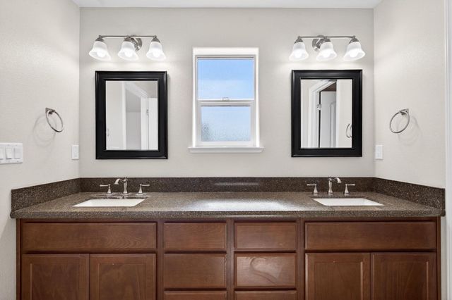 301 Slate Avenue, Hollister, CA 95023