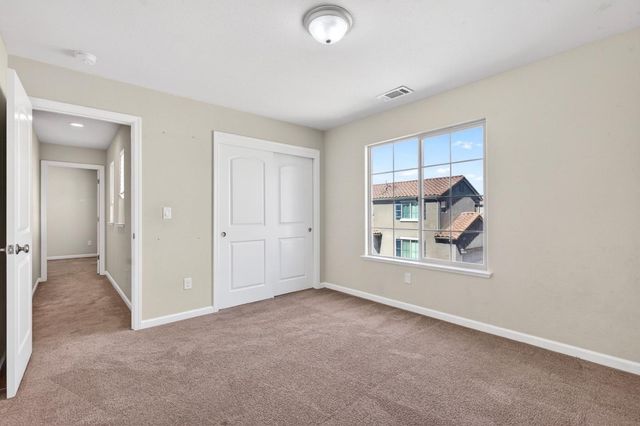 301 Slate Avenue, Hollister, CA 95023