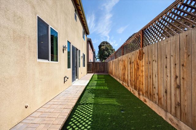 301 Slate Avenue, Hollister, CA 95023