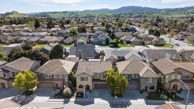 301 Slate Avenue, Hollister, CA 95023