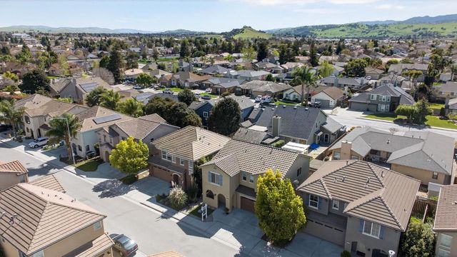 301 Slate Avenue, Hollister, CA 95023