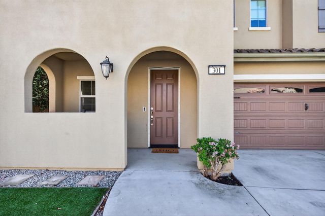 301 Slate Avenue, Hollister, CA 95023