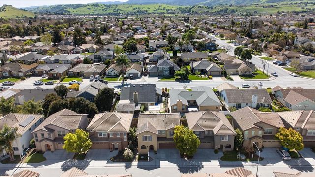 301 Slate Avenue, Hollister, CA 95023