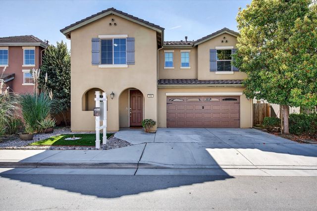 301 Slate Avenue, Hollister, CA 95023