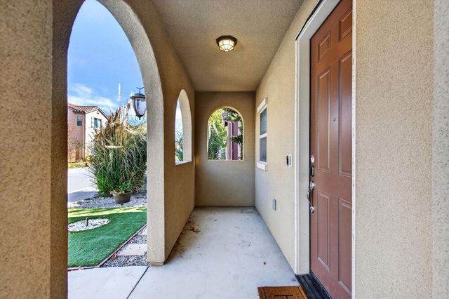 301 Slate Avenue, Hollister, CA 95023