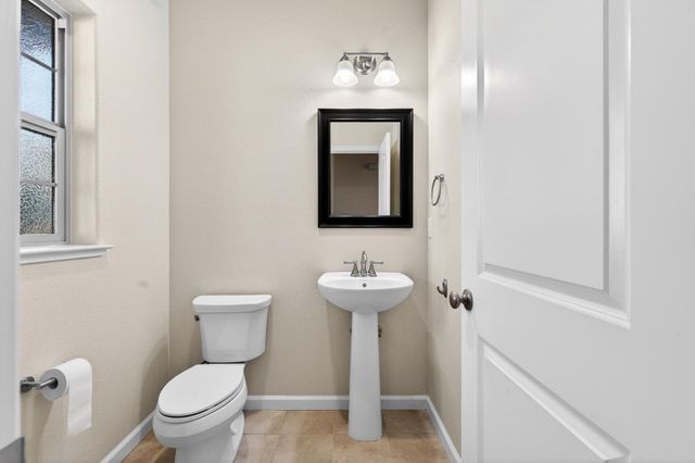 301 Slate Avenue, Hollister, CA 95023