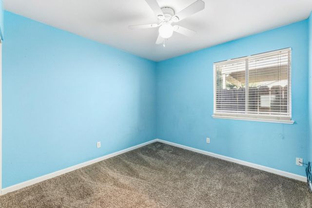 7011 Royal Links Dr, Riverbank, CA 95367