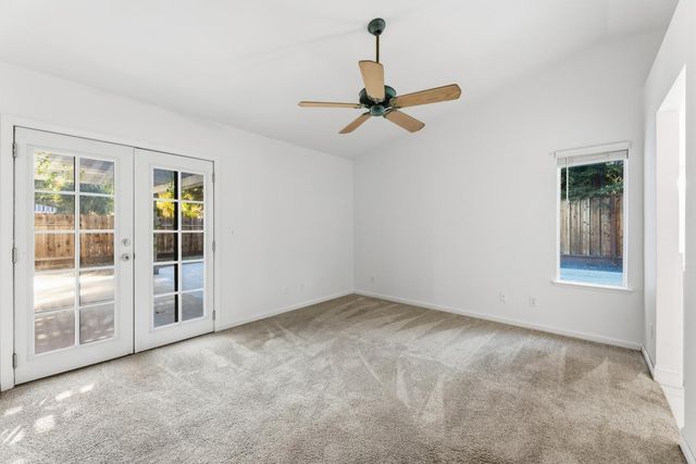 7011 Royal Links Dr, Riverbank, CA 95367