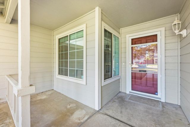 7011 Royal Links Dr, Riverbank, CA 95367