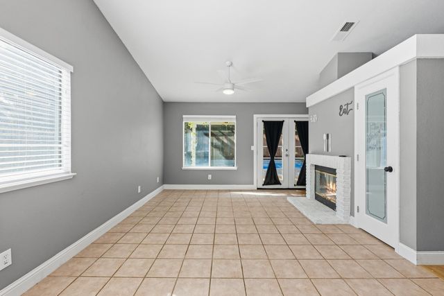 7011 Royal Links Dr, Riverbank, CA 95367