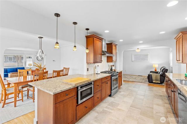 3305 N 8th Street, Tacoma, WA 98406