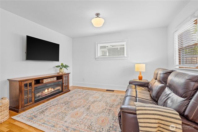 3305 N 8th Street, Tacoma, WA 98406