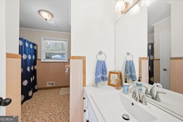 3015 Clairmont Avenue, Macon, GA 31204