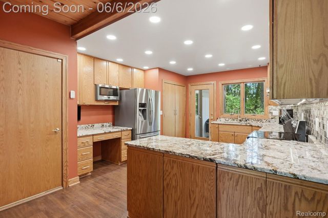 356 Avanti Lane, Highland Charter Township, MI 48357