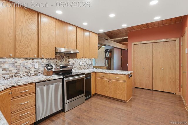 356 Avanti Lane, Highland Charter Township, MI 48357