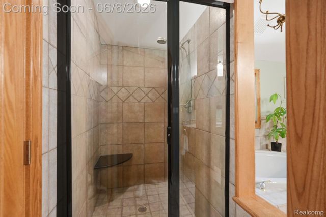 356 Avanti Lane, Highland Charter Township, MI 48357