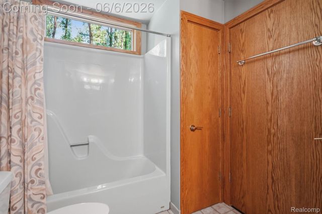 356 Avanti Lane, Highland Charter Township, MI 48357