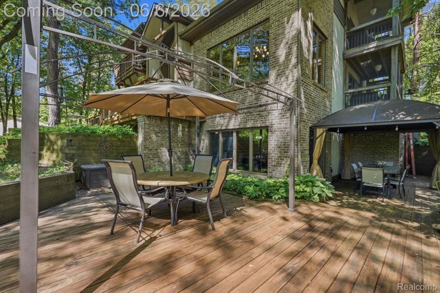 356 Avanti Lane, Highland Charter Township, MI 48357