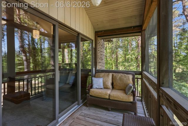 356 Avanti Lane, Highland Charter Township, MI 48357