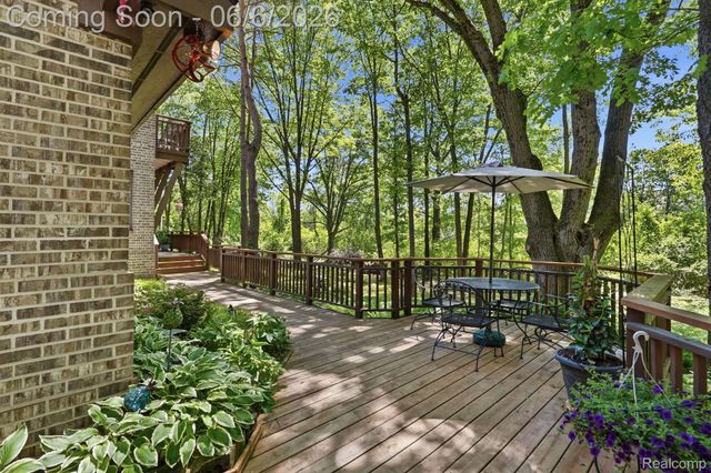 356 Avanti Lane, Highland Charter Township, MI 48357