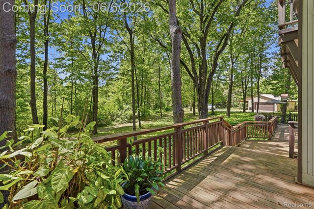 356 Avanti Lane, Highland Charter Township, MI 48357