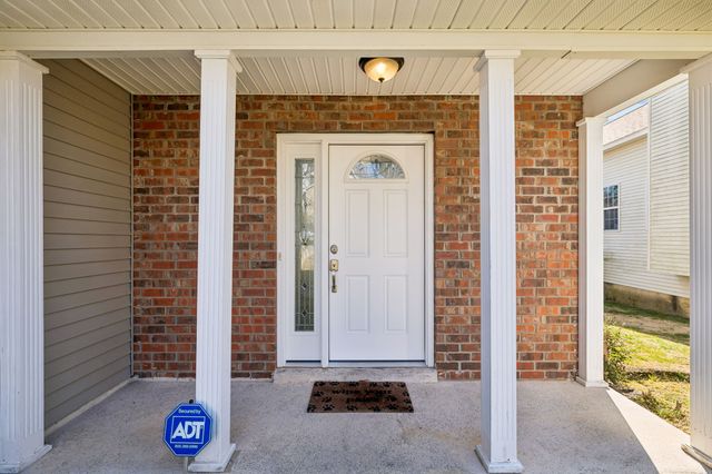 5708 Briarwick Ct, Hermitage, TN 37076