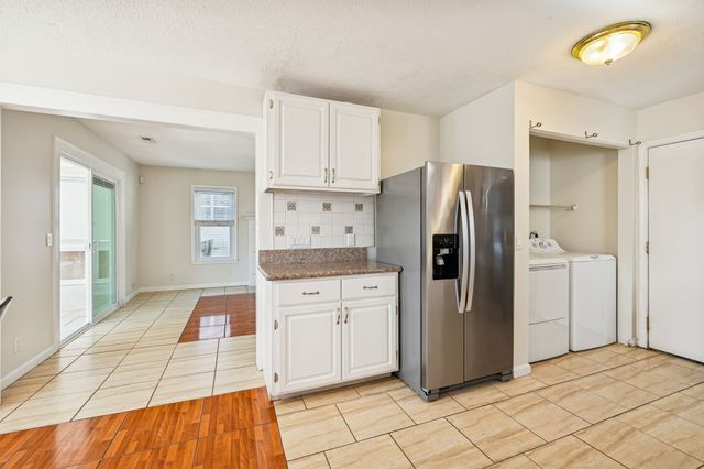 5708 Briarwick Ct, Hermitage, TN 37076