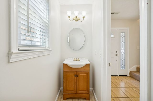 5708 Briarwick Ct, Hermitage, TN 37076