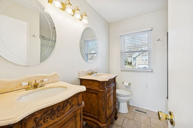 5708 Briarwick Ct, Hermitage, TN 37076