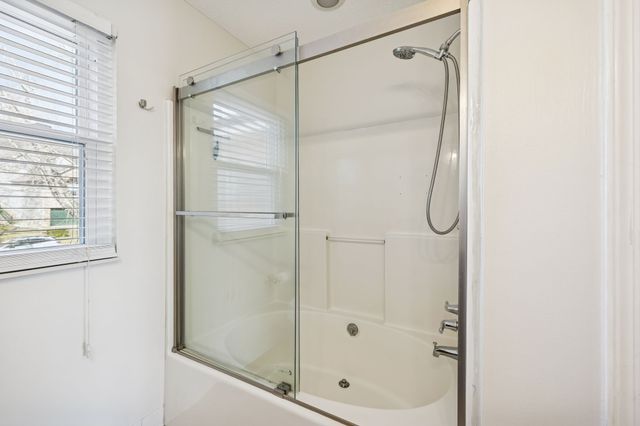 5708 Briarwick Ct, Hermitage, TN 37076