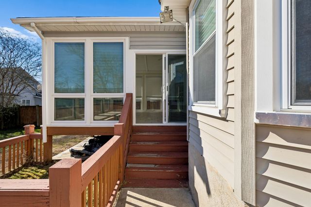 5708 Briarwick Ct, Hermitage, TN 37076