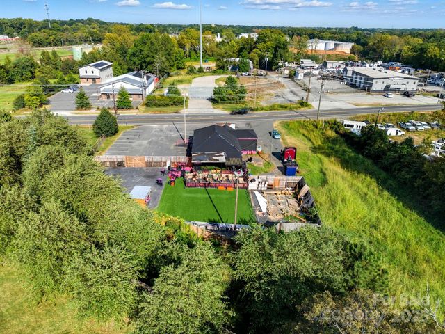 6711 Freedom Drive, Charlotte, NC 28214