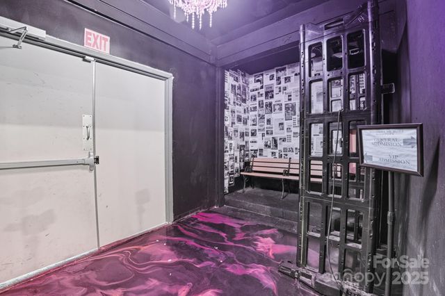 6711 Freedom Drive, Charlotte, NC 28214