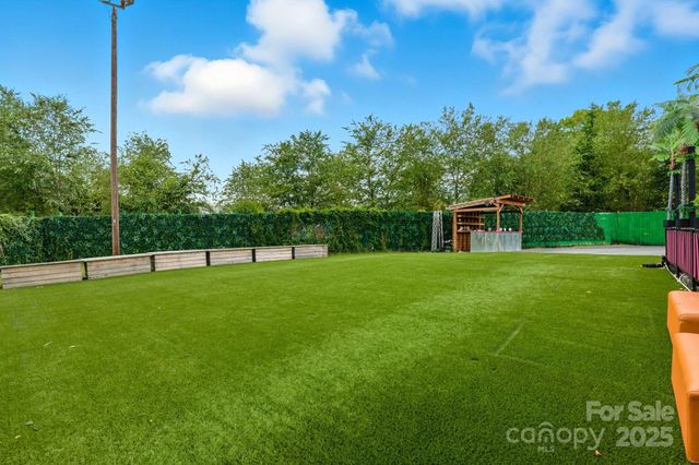 6711 Freedom Drive, Charlotte, NC 28214