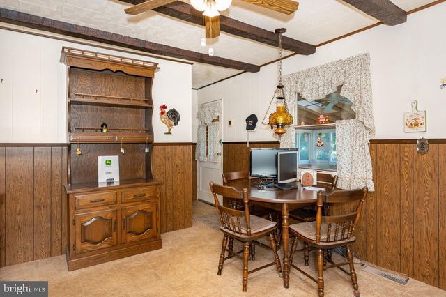 691 N LEWIS RD, Royersford, PA 19468