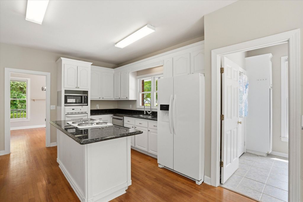 Image 10 of property listing at 1539 Cedar Avenue, Moncks Corner, SC 29461