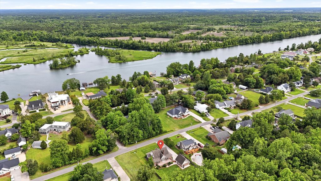 Image 3 of property listing at 1539 Cedar Avenue, Moncks Corner, SC 29461