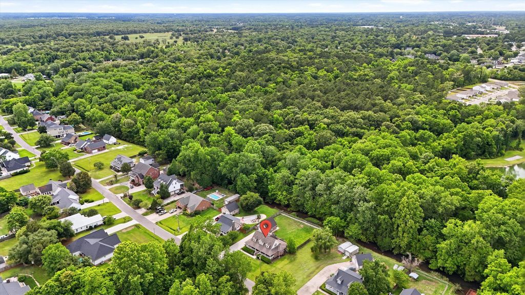 Image 4 of property listing at 1539 Cedar Avenue, Moncks Corner, SC 29461
