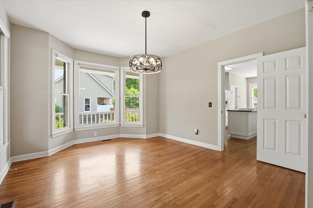 Image 7 of property listing at 1539 Cedar Avenue, Moncks Corner, SC 29461