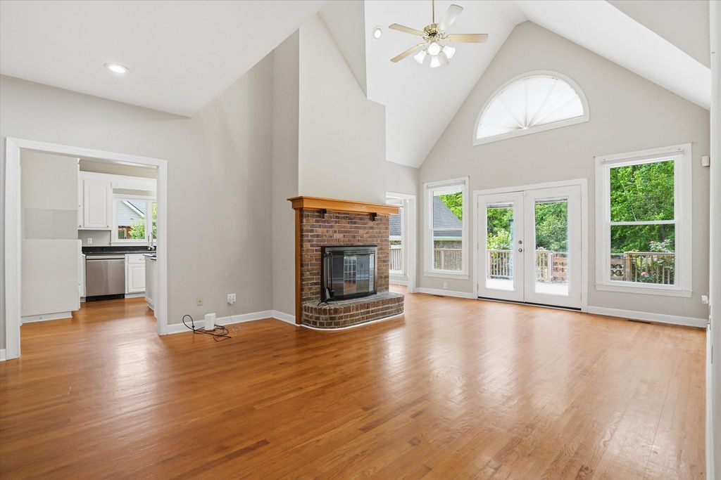 Image 8 of property listing at 1539 Cedar Avenue, Moncks Corner, SC 29461