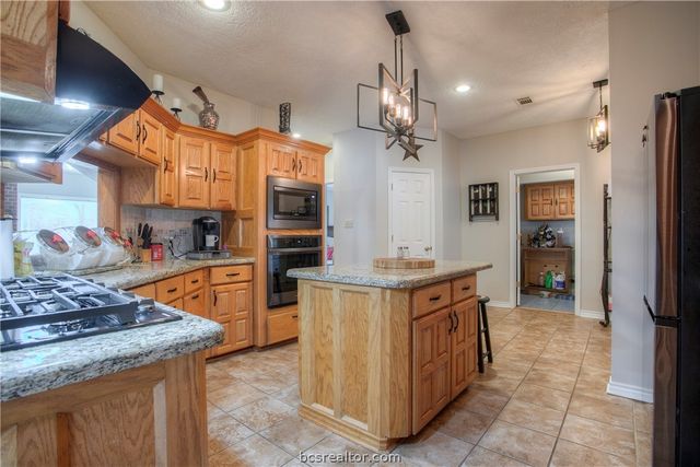 17406 County Road 4821, Normangee, TX 77871