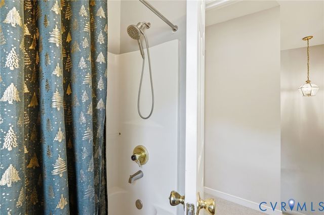 10019 Crystal Lake Ave, Henrico, VA 23059