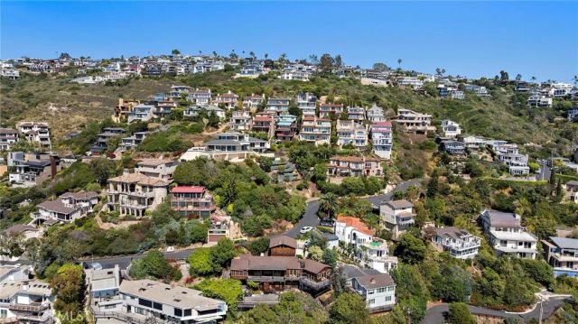 2147 Crestview, Laguna Beach, CA 92651