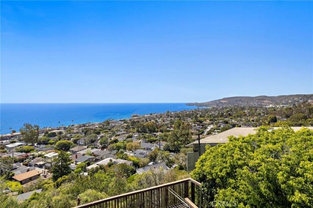 2147 Crestview, Laguna Beach, CA 92651
