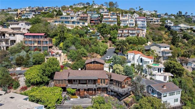 2147 Crestview, Laguna Beach, CA 92651