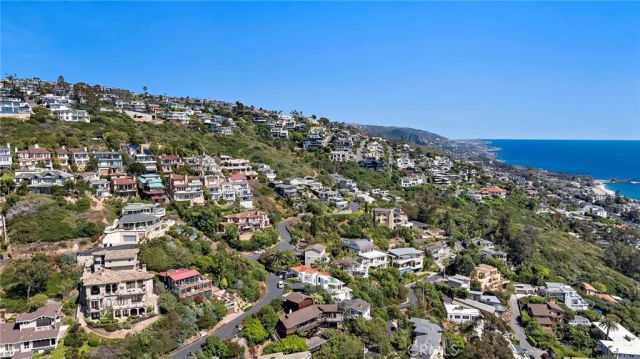 2147 Crestview, Laguna Beach, CA 92651