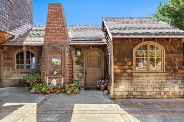 2147 Crestview, Laguna Beach, CA 92651