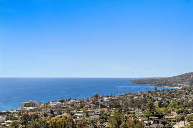 2147 Crestview, Laguna Beach, CA 92651