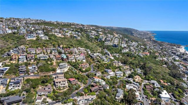 2147 Crestview, Laguna Beach, CA 92651